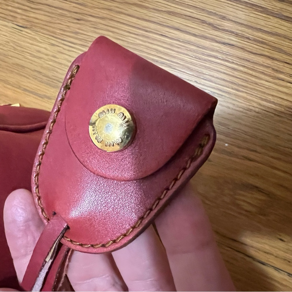 Miu Miu Red Leather Duffel Bag with Structured Design - Picture 7 of 13